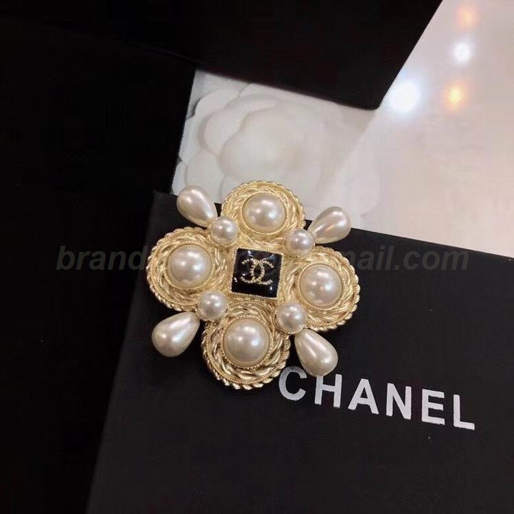 Chanel Brooch 28